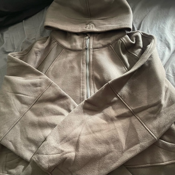 Lululemon scuba size 10 - Picture 1 of 5